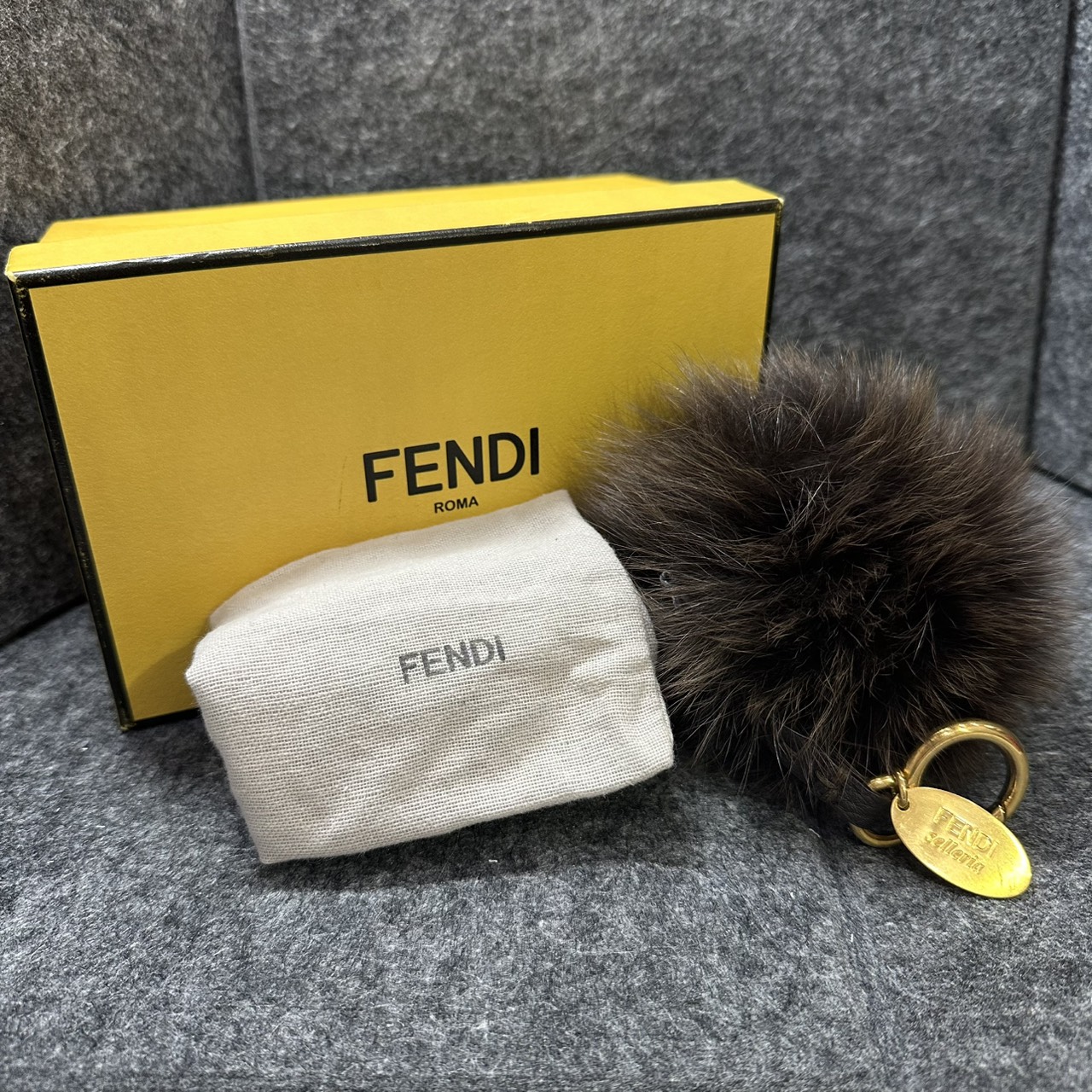 FENDIのバッグキーホルダーをお買取りさせていただきました！