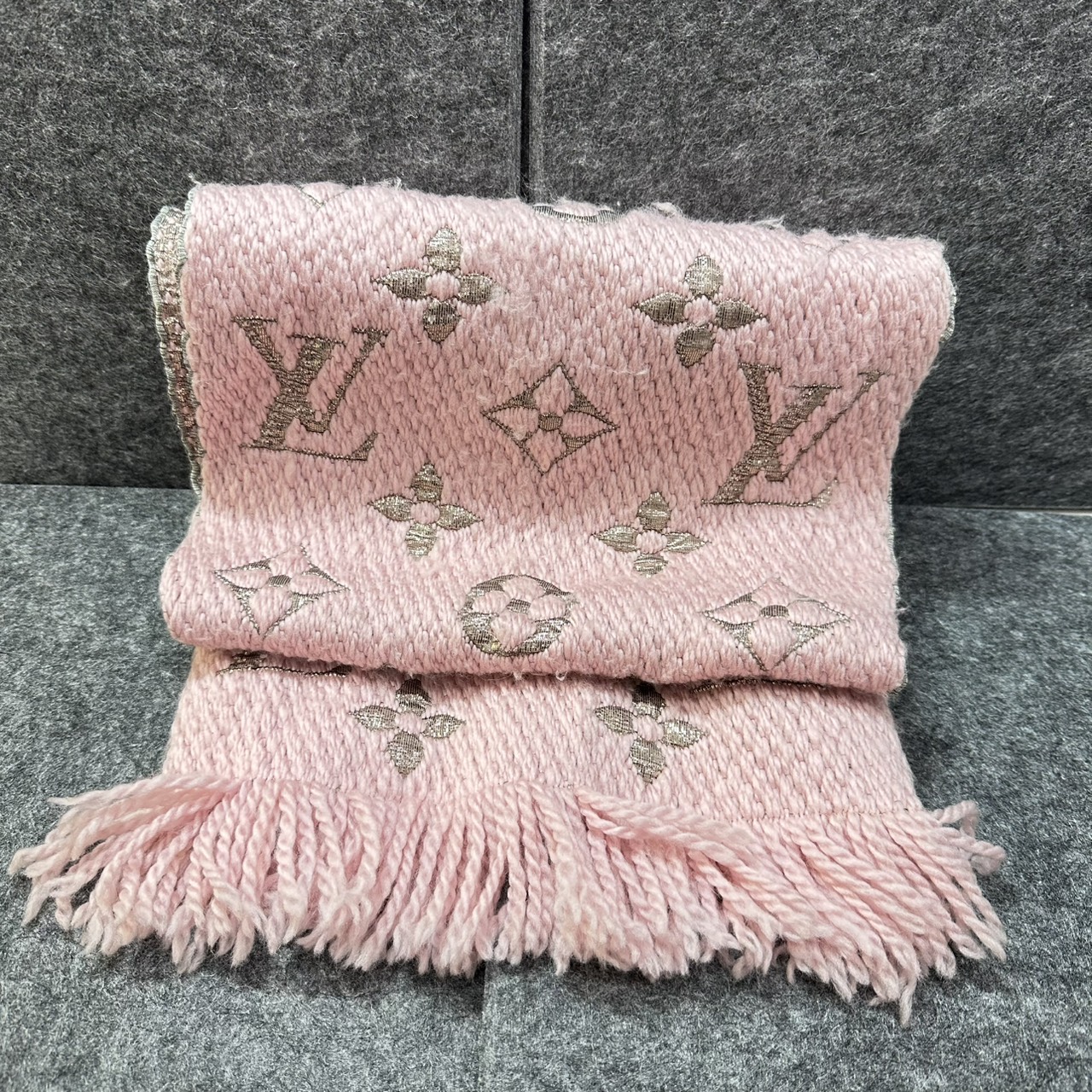 Louis Vuittonのマフラーをお買取りさせていただきました！！