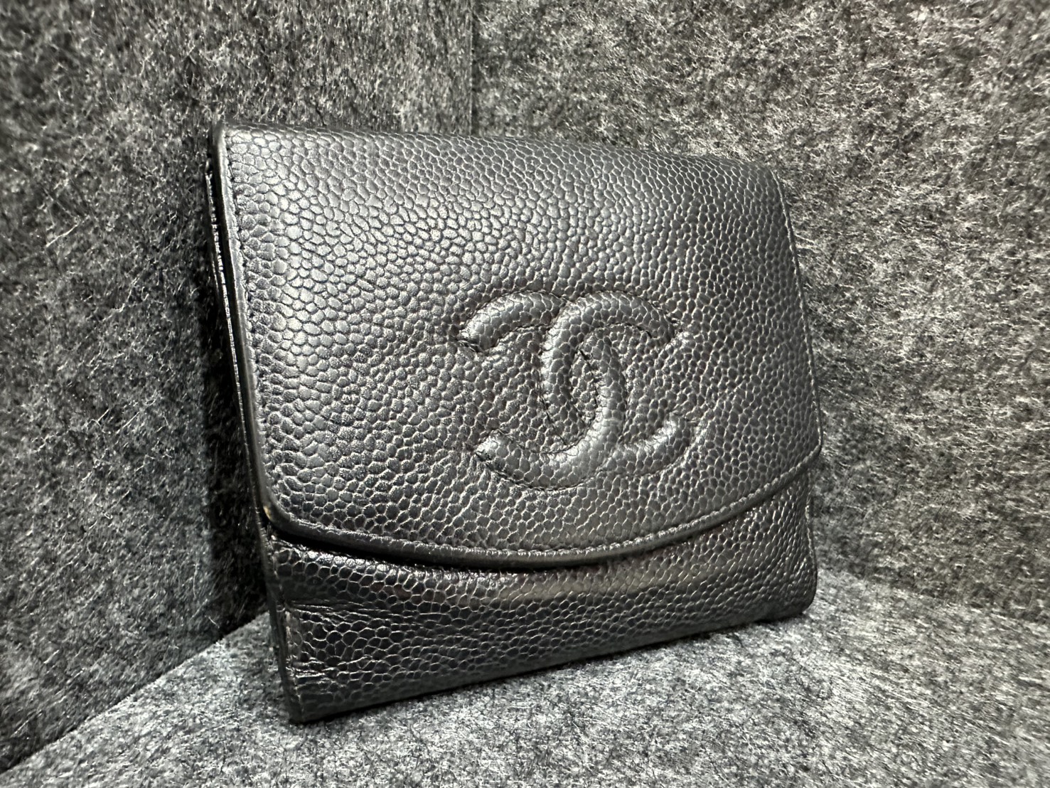 シャネル折り畳み財布